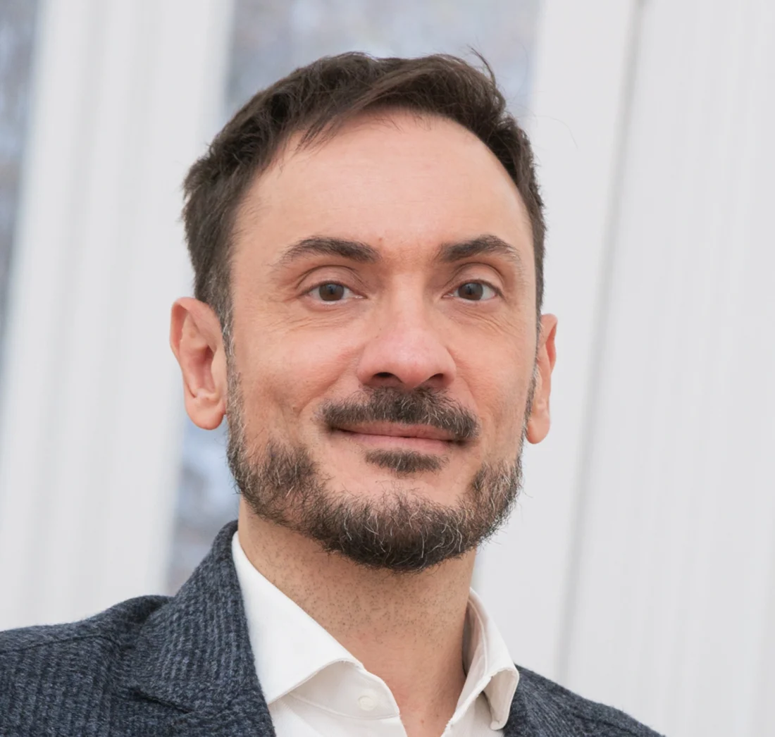 Portraitfoto von Nino Hartl