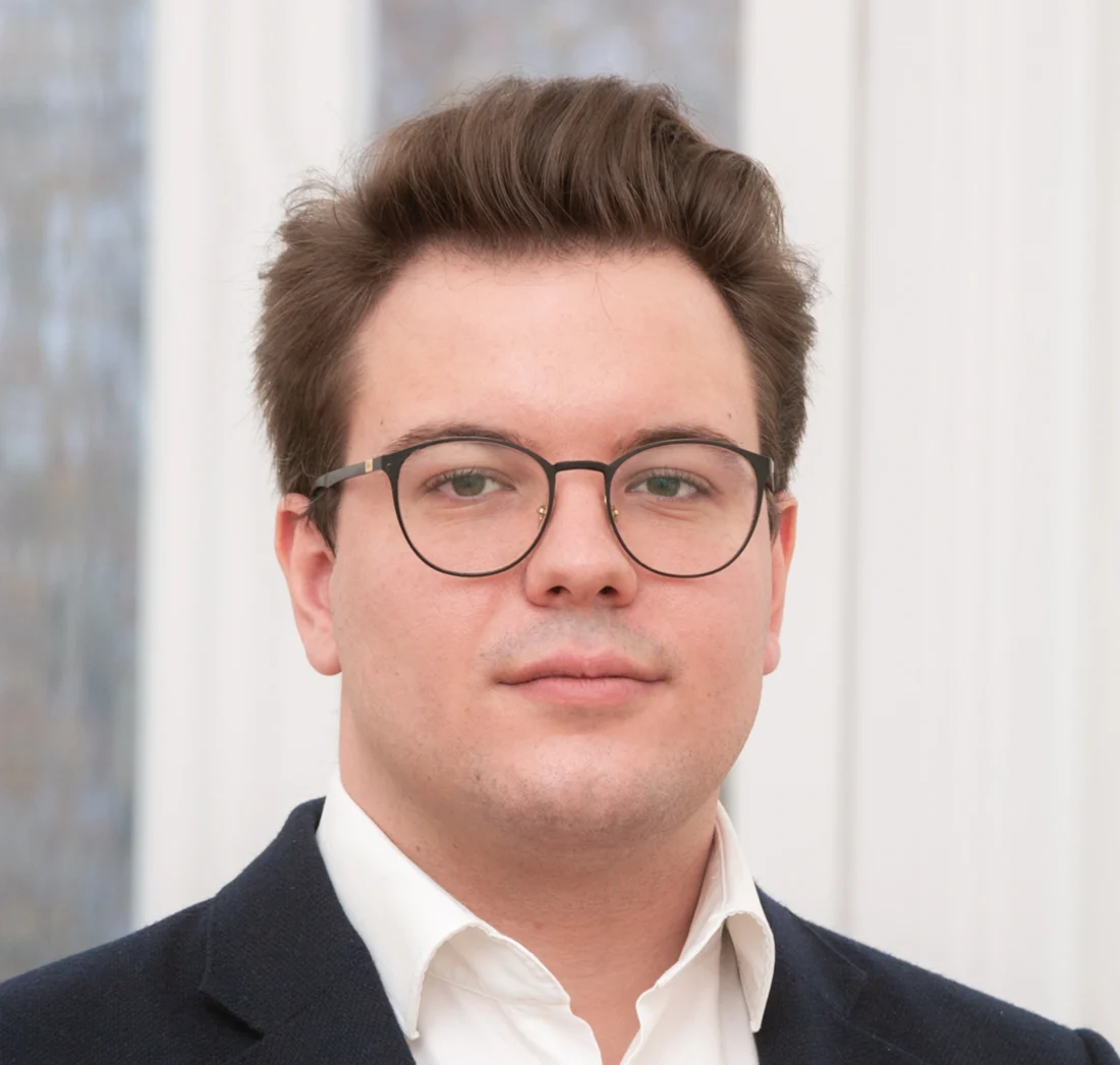 Portraitfoto von Oliver Jakisch